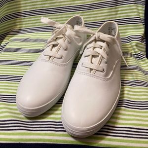 Keds size 7 in brand new condition